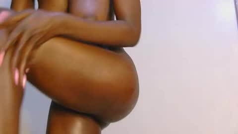 Snapshot of _luna_nyx chatting on November 30, 10:19 am Luna online show from November 30, 10:19 am