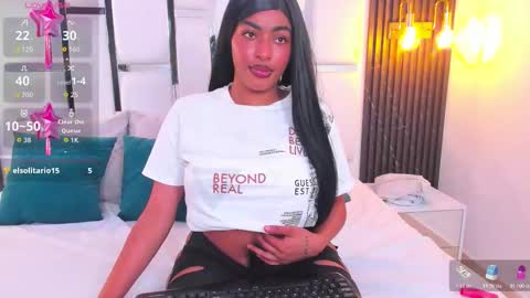 _luna_rossee_ online show from February 18, 9:33 pm