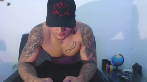 Snapshot of _luxury_23 chatting on December 13, 3:21 pm STIVEN online show from December 13, 3:21 pm