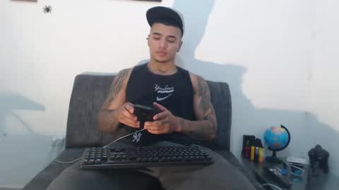 Snapshot of _luxury_23 chatting on December 19, 3:30 pm STIVEN online show from December 19, 3:30 pm