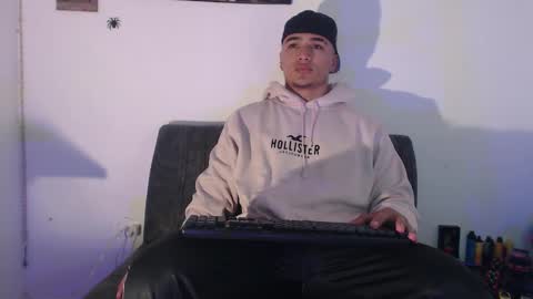 Snapshot of _luxury_23 chatting on January 28, 12:11 pm STIVEN online show from January 28, 12:11 pm