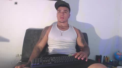 Snapshot of _luxury_23 chatting on February 14, 5:51 am STIVEN online show from February 14, 5:51 am