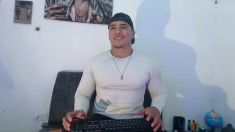 Snapshot of _luxury_23 chatting on February 22, 6:06 am STIVEN online show from February 22, 6:06 am