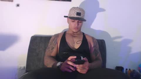 Snapshot of _luxury_23 chatting on March 5, 3:51 am STIVEN online show from March 5, 3:51 am