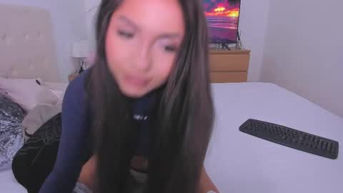 Lynna online show from November 30, 10:03 pm