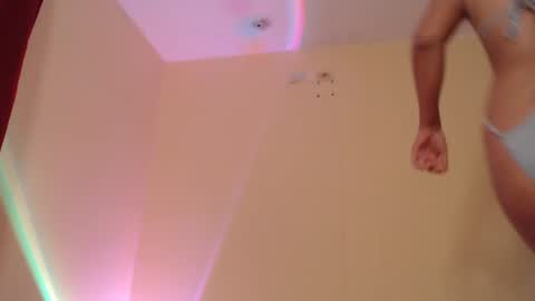 Snapshot of _maiahairy_ chatting on January 1, 1:15 am Maia online show from January 1, 1:15 am