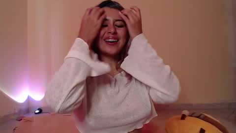 Snapshot of _maiahairy_ chatting on January 30, 4:24 pm Maia online show from January 30, 4:24 pm