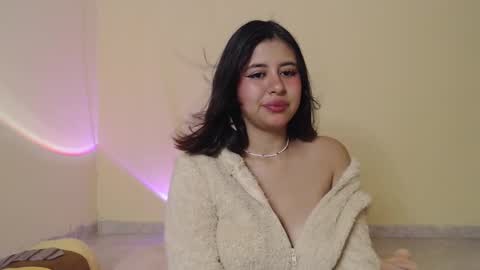 Snapshot of _maiahairy_ chatting on February 25, 1:06 pm Maia online show from February 25, 1:06 pm