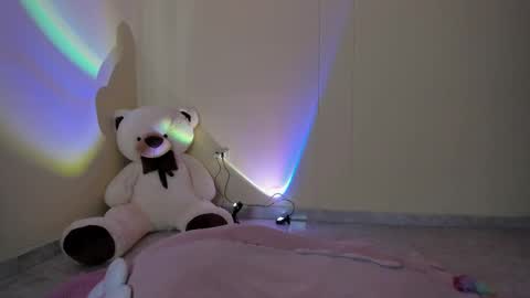 Snapshot of _maiahairy_ chatting on October 17, 1:14 pm Maia online show from October 17, 1:14 pm