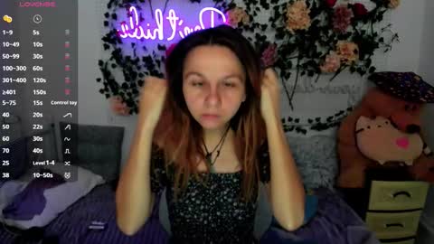 Scarlett online show from December 1, 11:59 am