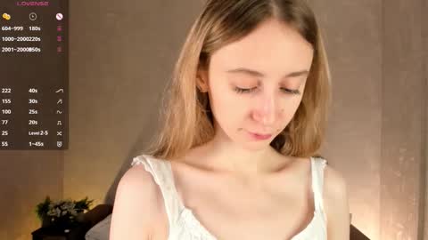 Snapshot of _marvelous_time_ chatting on October 19, 2:45 am Gwen online show from October 19, 2:45 am