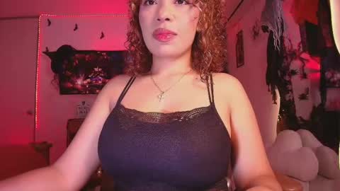 Snapshot of _megan_akbar chatting on October 30, 12:39 pm Marce online show from October 30, 12:39 pm