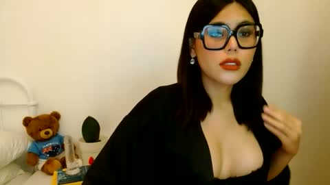Snapshot of _meganvalle chatting on March 9, 10:58 pm Megan online show from March 9, 10:58 pm