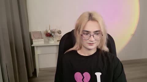 _meow_neko_ online show from March 27, 1:00 am