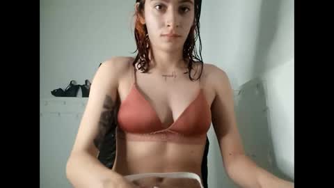 Mia-foster online show from January 25, 11:32 pm