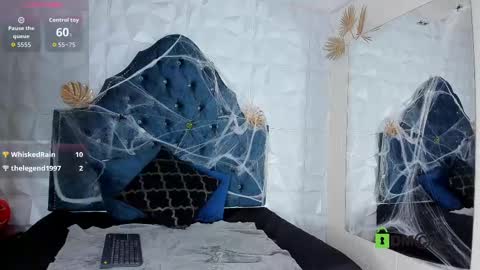 Snapshot of _mia_milf_ chatting on October 9, 1:47 am _mia_milf_ online show from October 9, 1:47 am