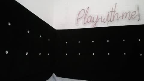  Mia  online show from February 25, 6:53 pm