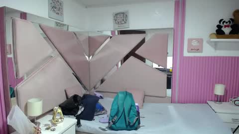  Mia  online show from April 7, 12:38 pm