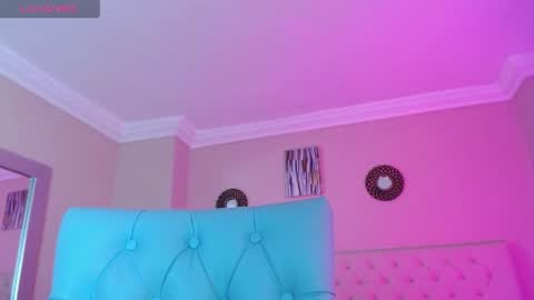 Paula online show from April 8, 11:32 am