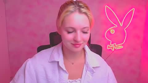 Melanie online show from September 15, 6:02 am