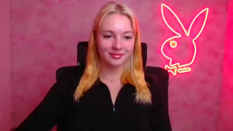 Melanie online show from September 25, 11:25 am