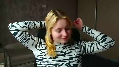 Melanie online show from February 25, 12:48 pm