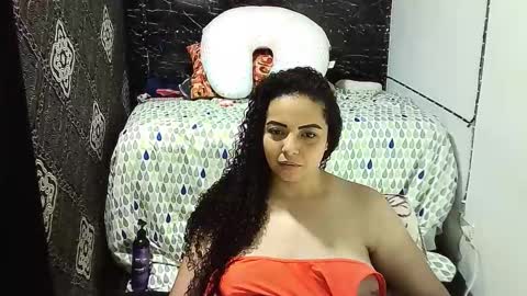 Snapshot of _milf_naughty chatting on October 28, 3:36 pm _milf_naughty online show from October 28, 3:36 pm