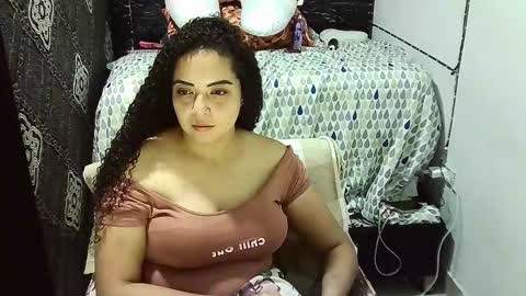 Snapshot of _milf_naughty chatting on November 1, 3:08 am _milf_naughty online show from November 1, 3:08 am
