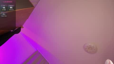 Snapshot of _miray_ chatting on October 12, 5:23 pm _miray_ online show from October 12, 5:23 pm