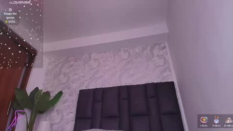 Snapshot of _mishell chatting on September 22, 6:43 pm Mishell online show from September 22, 6:43 pm