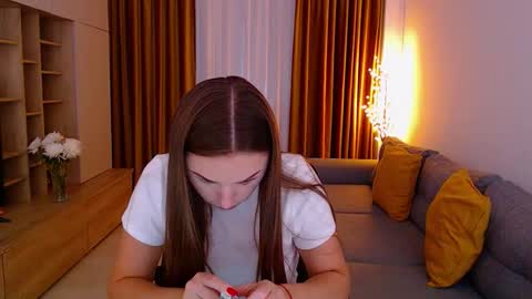 Mia online show from October 8, 7:06 am