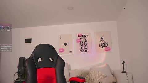 Snapshot of _missamber chatting on December 20, 10:11 pm Vale online show from December 20, 10:11 pm