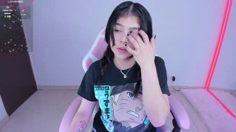 Snapshot of _misshoneyxx chatting on December 4, 1:03 am Hanna Idependent Model online show from December 4, 1:03 am