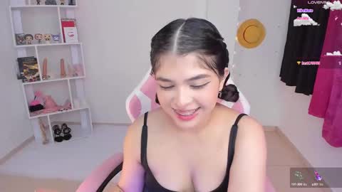 Snapshot of _misshoneyxx chatting on February 13, 2:01 am Hanna Idependent Model online show from February 13, 2:01 am