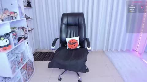 Snapshot of _misshoneyxx chatting on October 23, 2:00 am Hanna Idependent Model online show from October 23, 2:00 am