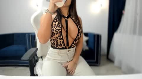 Snapshot of _missperfection_ chatting on March 6, 3:02 am .. my fav tip 1120040012123335 online show from March 6, 3:02 am