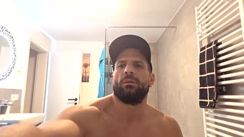 BENJI online show from March 21, 5:49 pm