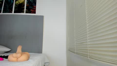 Snapshot of _molly_rosse_ chatting on November 5, 12:27 pm _molly_rosse_ online show from November 5, 12:27 pm