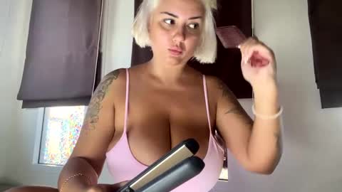 Snapshot of _morpho_ chatting on March 3, 9:22 am Francine Aisi Morpho - a genus of blue butterflies. online show from March 3, 9:22 am