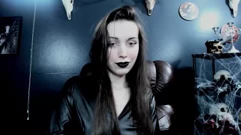 _naamah online show from December 5, 7:32 pm