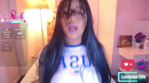 Snapshot of _nahom_ chatting on November 12, 12:33 am nahomi online show from November 12, 12:33 am