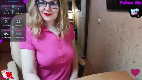 MagicWoman online show from March 8, 3:50 am