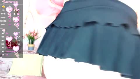 Snapshot of _natalie_milf_ chatting on February 20, 10:37 am _natalie_milf_ online show from February 20, 10:37 am