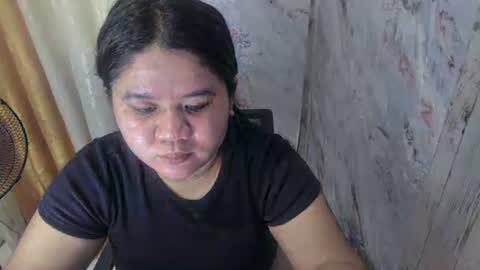 Snapshot of _natalieey chatting on November 6, 6:25 am nics online show from November 6, 6:25 am