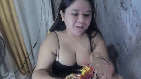 Snapshot of _natalieey chatting on November 8, 3:01 pm nics online show from November 8, 3:01 pm