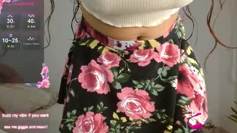 _nayade_ online show from September 21, 11:39 pm