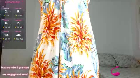 _nayade_ online show from November 9, 4:49 pm