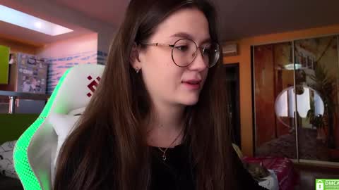 Mia with a big heart  online show from March 8, 3:50 am