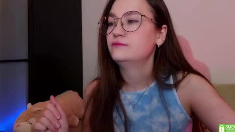 Mia with a big heart  online show from March 12, 3:35 am