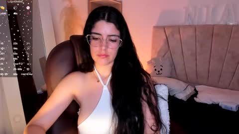 Niah  You can call me Ni or cutie haha online show from March 2, 12:20 am